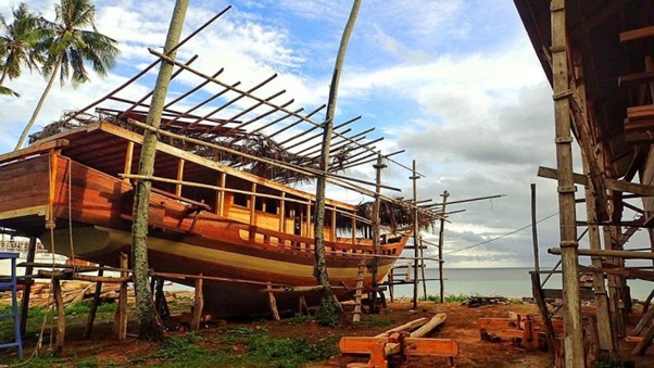 Crafting Dreams: The Phinisi Boatmakers of Toraja, Sulawesi